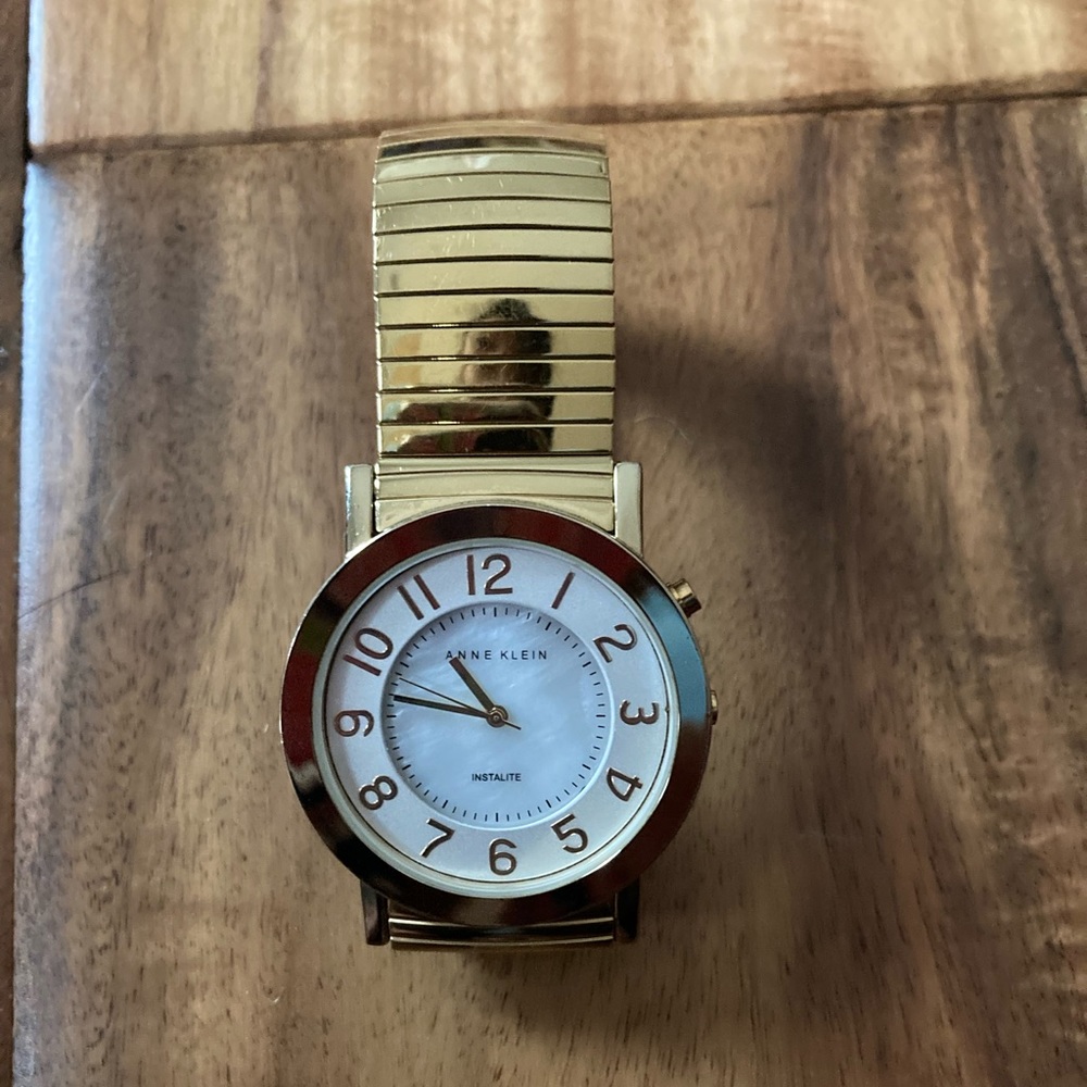 Expanded band watch